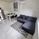 Ivaana Apartman *