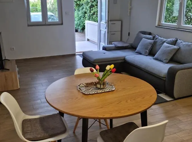 Ivaana Apartamento Banjol