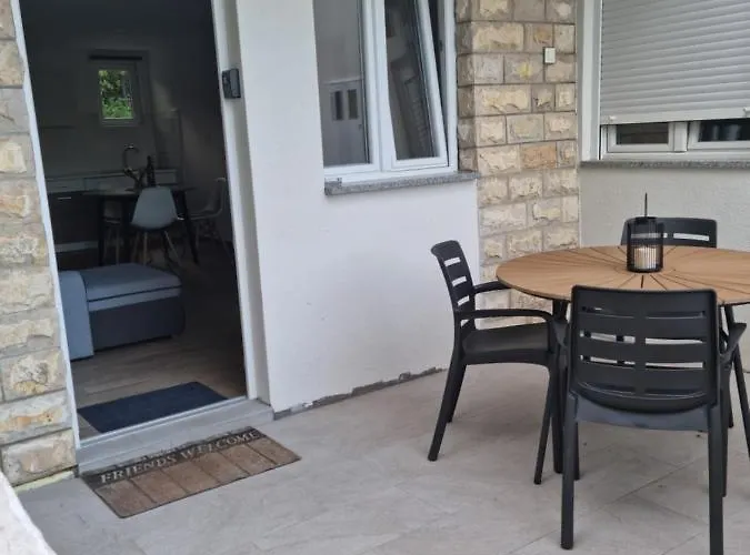 Ivaana Apartamento Banjol